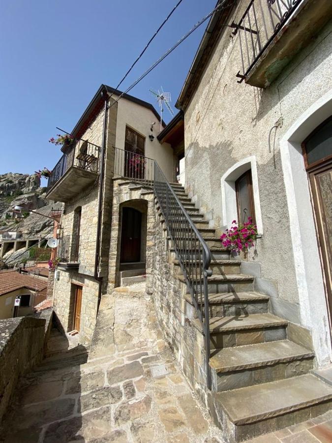La Pietra Gialla Pietrapertosa Dış mekan fotoğraf
